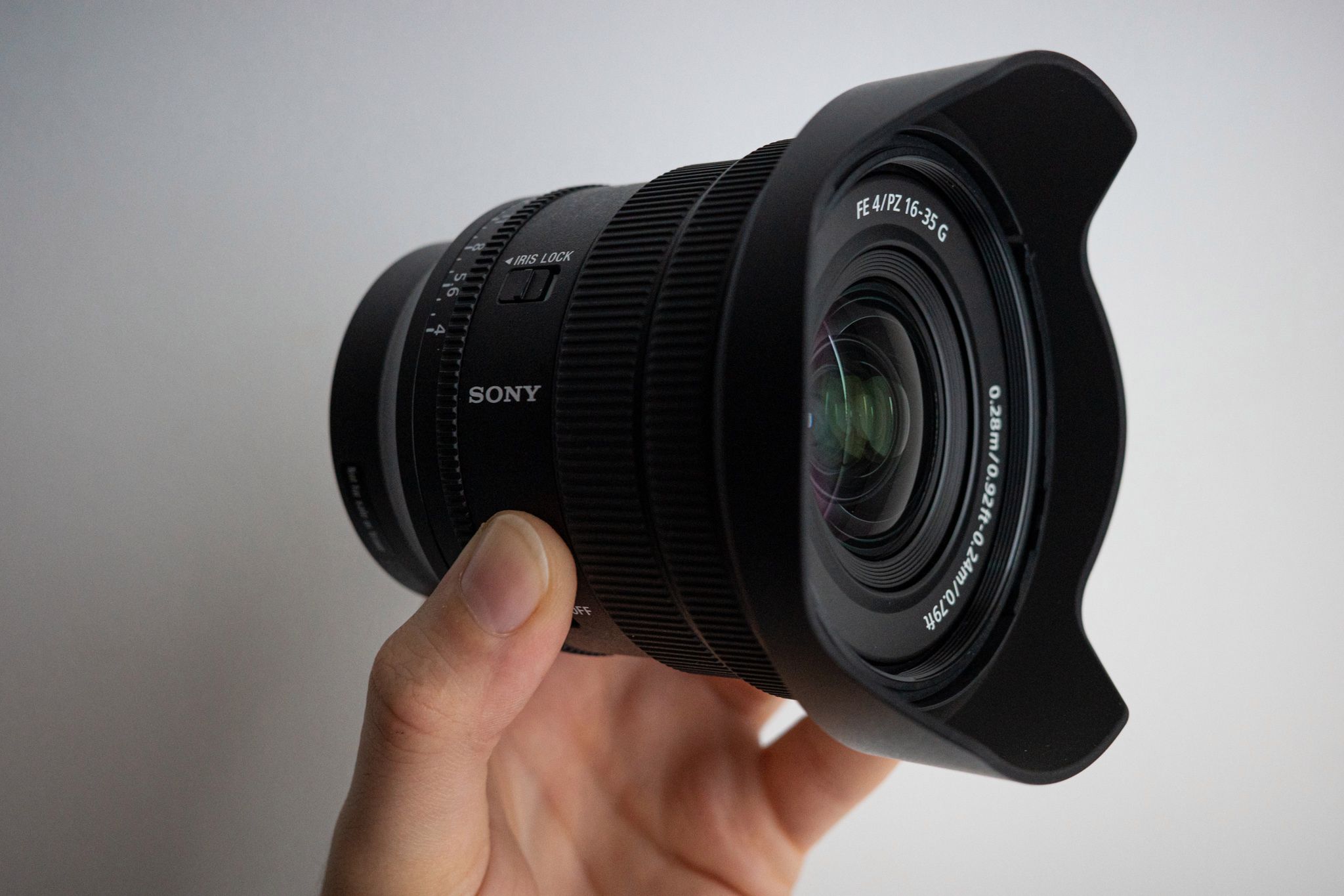 Sony FE PZ 16-35 mm f/4 G w naszych rękach. To najlżejszy obiektyw tego typu 2