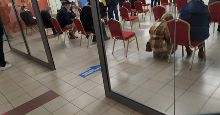 Rzeszów. Szybkie szczepienia przed wyborami? Stanowcza odpowiedź Dworczyka