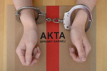 Kradzież w sklepie jubilerskim w Sandomierzu. 26-latek usłyszał zarzut