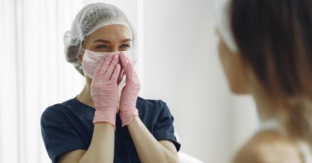 Koronawirus wywołał boom na operacje plastyczne. "Wzrosty o kilkadziesiąt procent"