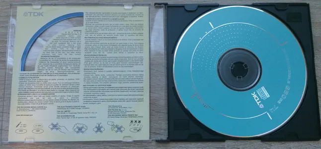 Płyta CD-R z 2001 roku