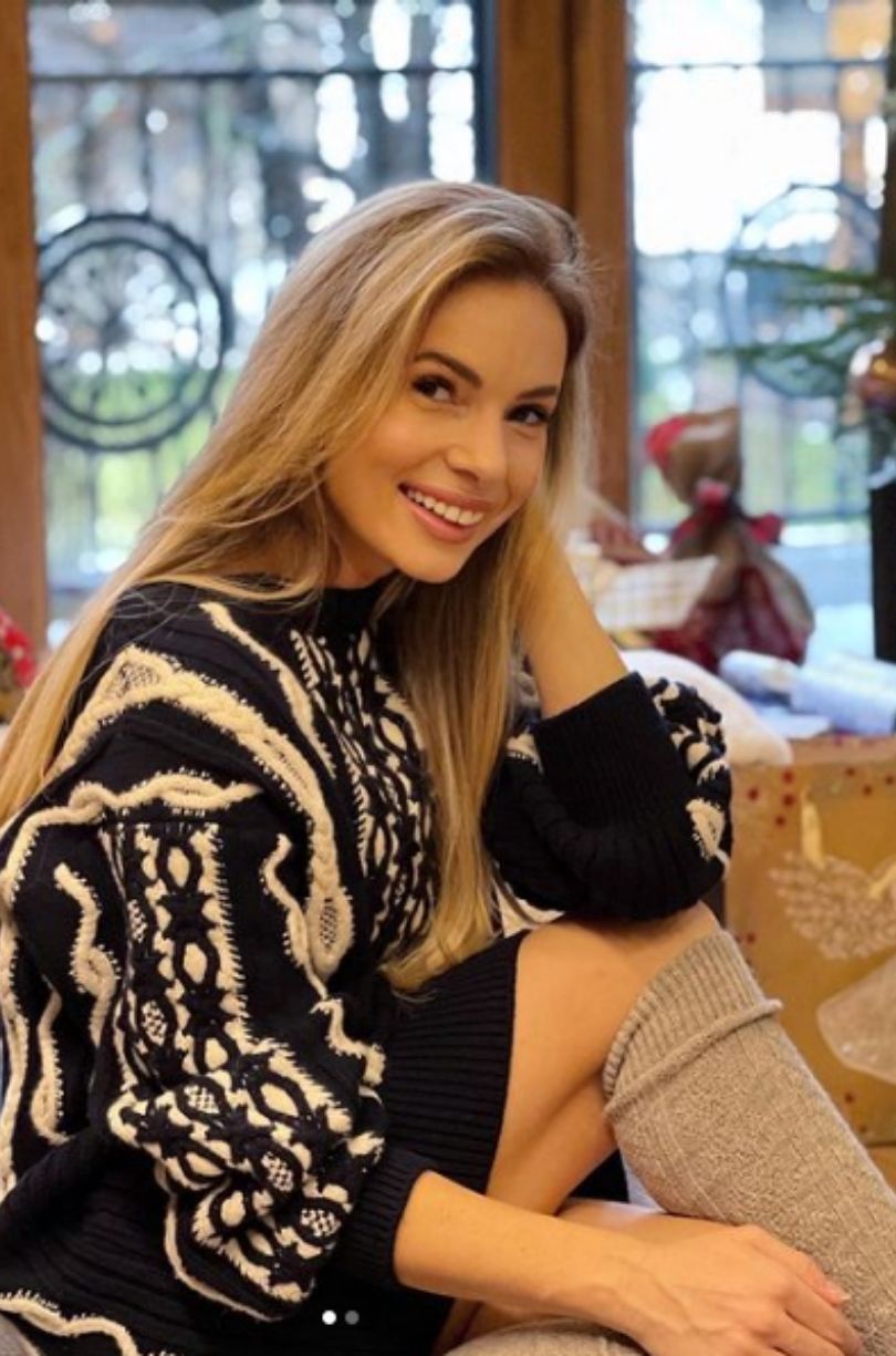 Izabela Janachowska broni weselnej kreacji Sylwii Bomby