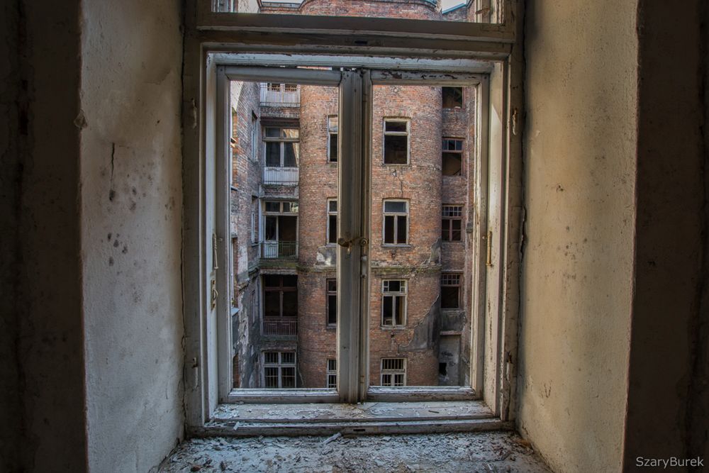 Warszawski urbex: Co znajduje się wewnątrz kamienicy przy Żelaznej 43? 23