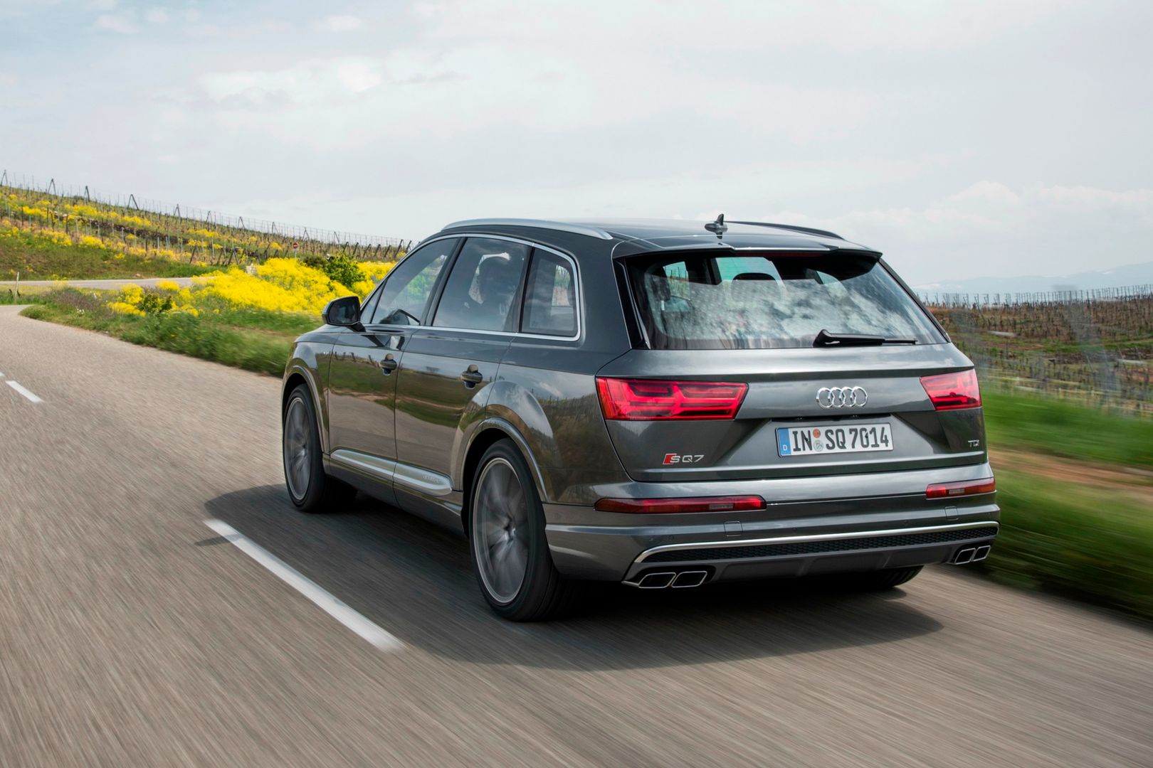 Audi S Q7 TDI - pierwszy seryjny samochód z elektrycznym turbo.