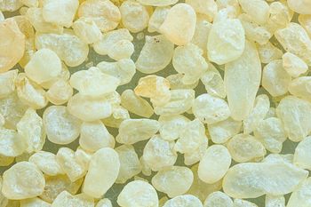 "Złote łzy" z Grecji. Ta przyprawa zachwyca leśno-owocowym smakiem