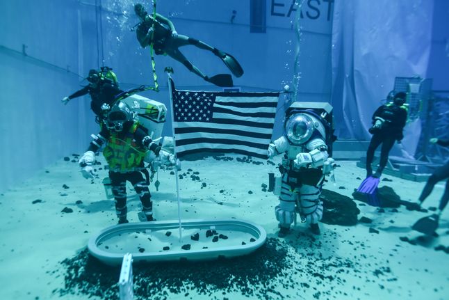Trening astronautów w ramach misji Artemis