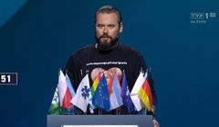 Kuriozalny początek debaty. Stanowski obstawił się flagami i zaatakował dziennikarkę