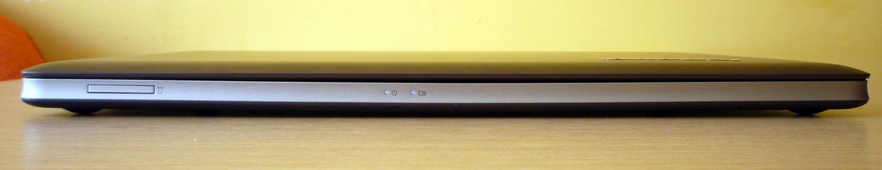 Lenovo IdeaPad U310 - front (czytnik kart pamięci)