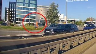 Warszawa: Wózek inwalidzki stanął w ogniu. Ruszyła zbiórka dla poszkodowanego