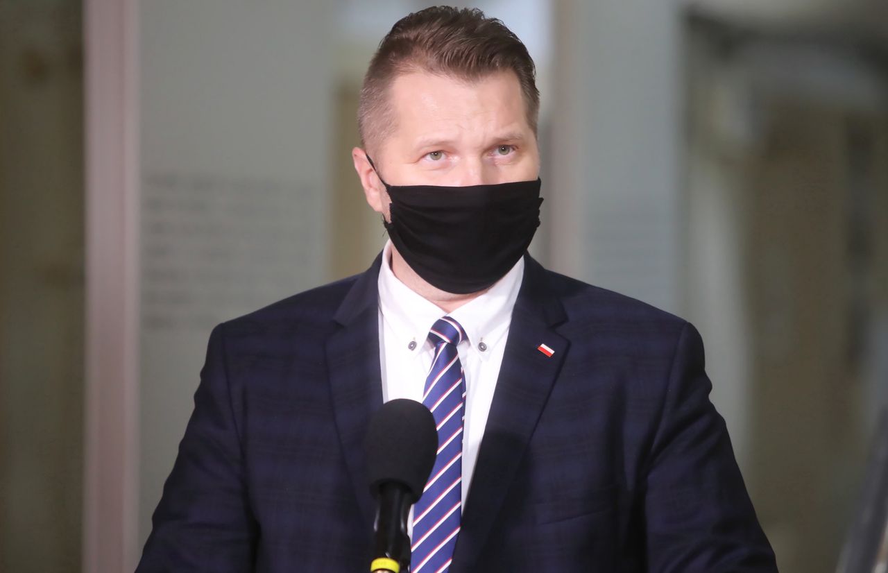 Słowniczek dla Przemysława Czarnka. Tych słów nie rozumie szef MEN [FELIETON]