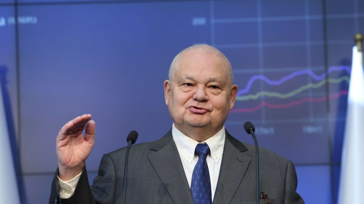 Konferencja prezesa NBP Adama Glapi?skiego08.09.2022 Warszawa Konferencja prezesa NBP Adama Glapinskiego N/z Adam Glapinski fot. Jacek Dominski/REPORTERJACEK DOMINSKI/REPORTER