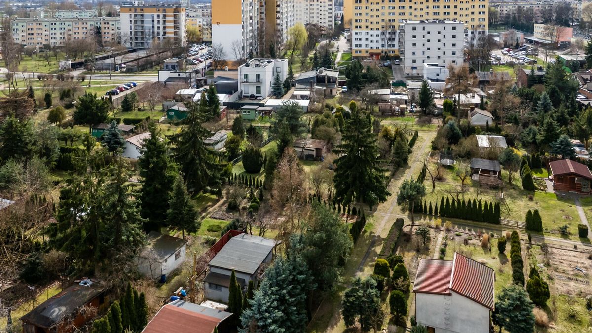 ROD - Rodzinne Ogrodki Dzialkowe16.03.2024 Lodz ROD - Rodzinne Ogrodki Dzialkowe Karolew . Na wiosne rozpoczynaja sie porzadki w ogrodkach dzialkowych . Okolo 5000 takich miejsc wciaz istnieje w Polsce . Fot Mikolaj Zacharow/REPORTERMikolaj Zacharow/REPORTER