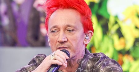 Michał Wiśniewski był ALKOHOLIKIEM. Tak mówił o walce z NAŁOGIEM: "Przez 22 lata piłem 0,7 dziennie"
