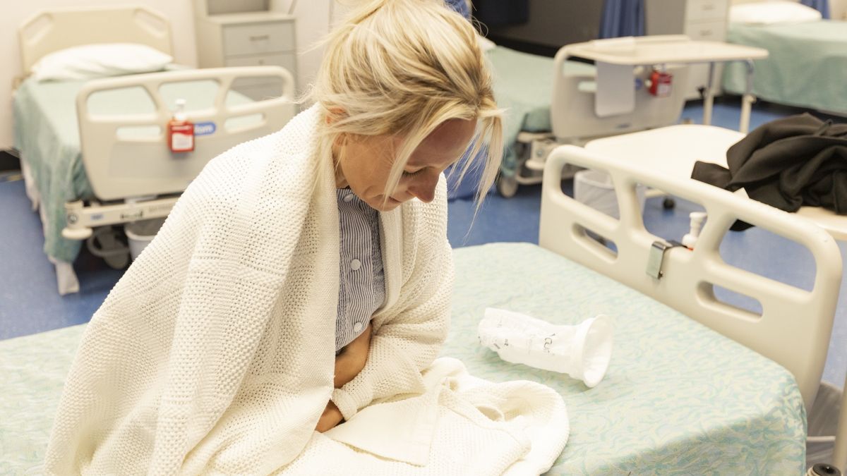 woman on hospital bed feeling sick
young woman on hospital bed bending forward feeling sick
Vicki Smith
health & medicine, health & wellbeing, healthcare & medicine, human body, pelvic discomfort, pelvic pain, stills, feeling sick, sick, stomach pain, stomach ache, sickness, human, 20-29years, colour image, gynaecological examination, lying on bed, hospital bed