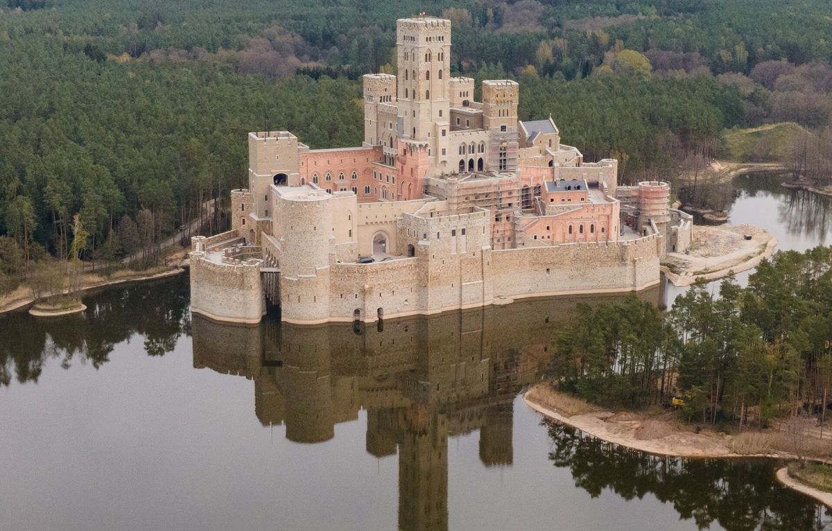 So verdient man im Schloss in Stobnica Geld