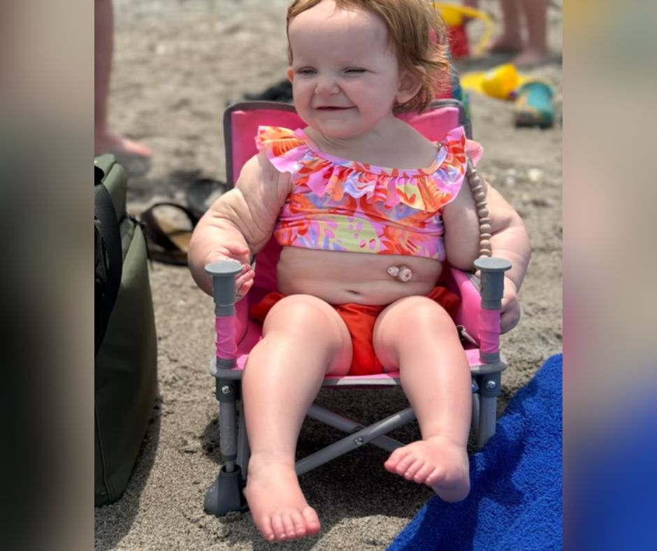 Mała Armani jest radosnym dzieckiem