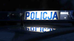 Gniezno: Pijany policjant wpadł jadąc na hulajnodze. Miał przy sobie narkotyki