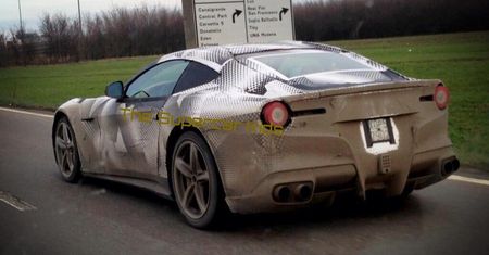 Tajemniczy prototyp Ferrari F12berlinetta - zapowiedź wersji Spider?