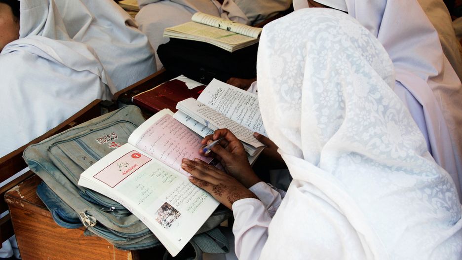 Pakistańskie nastolatki. Zdjęcie ilustracyjne