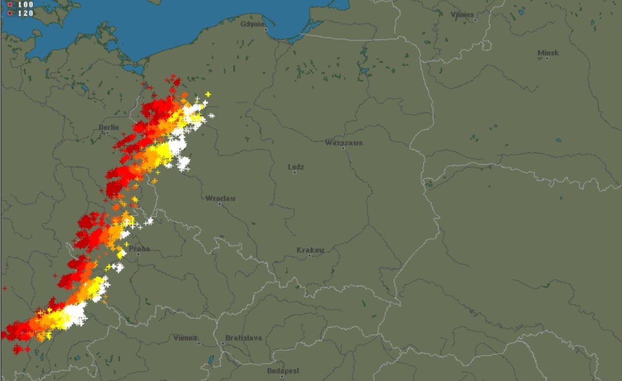 Strefa burz wkroczyła do Polski od zachodu