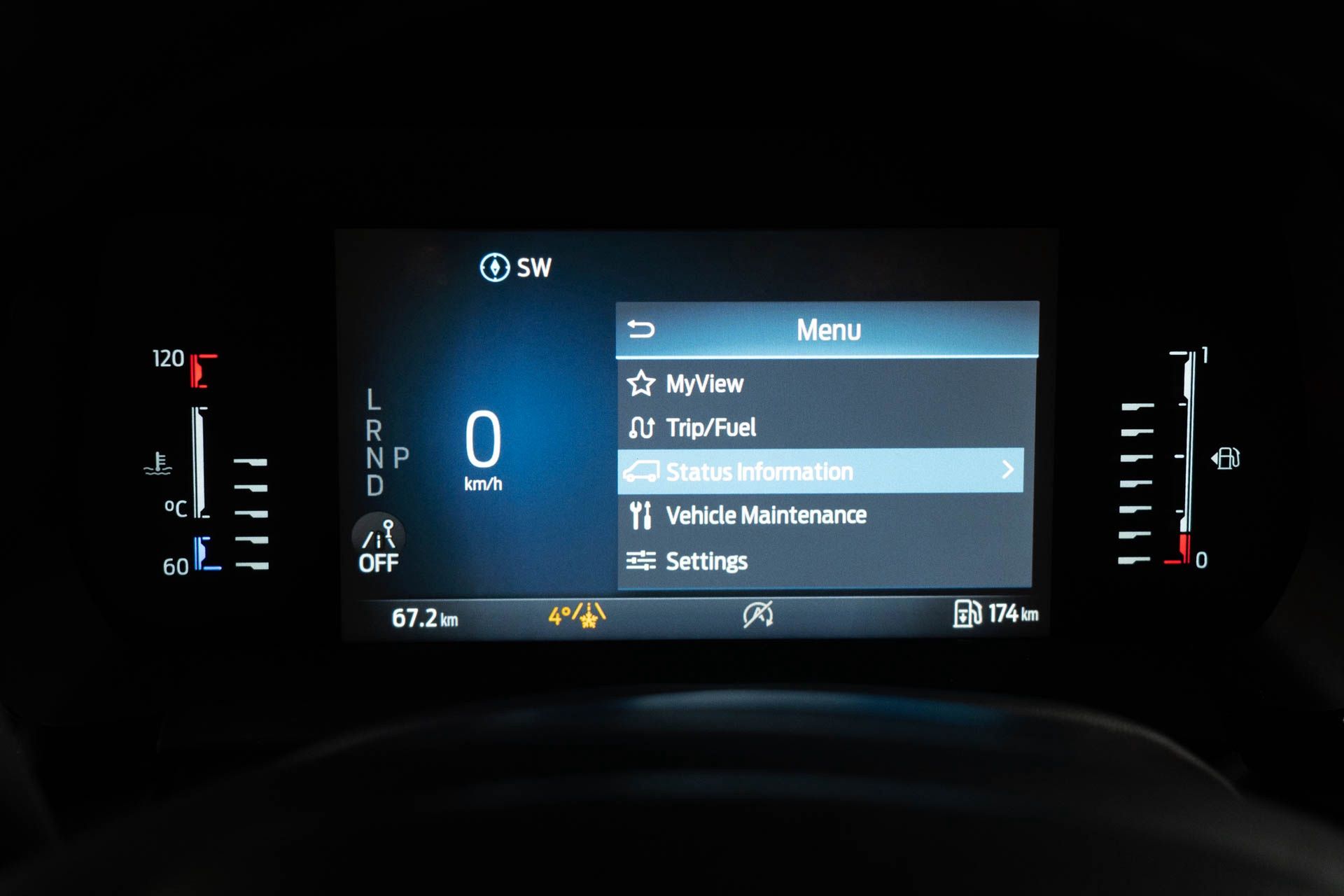 Ford E-Tourneo Courier