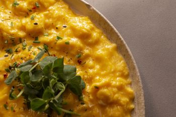 Dodaję do jajek i robię jajecznicę po tajsku. W Polsce mało kto zna ten przepis