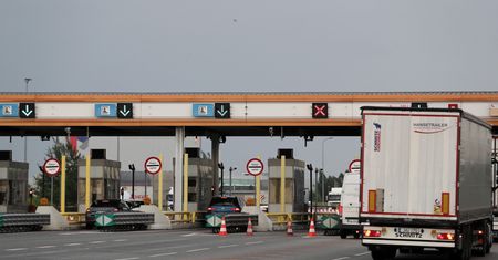Ruszył system e-TOLL. Nowym systemem zapłacisz też za autostradę