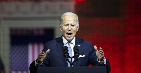 Biden ostrzega przed Trumpem. "On reprezentuje ekstremizm"