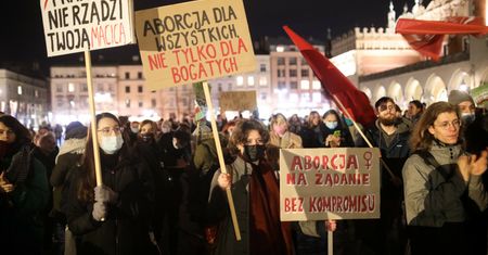 Polacy chcą liberalizacji prawa aborcyjnego. "Czeka nas debata, jakiej jeszcze w naszym parlamencie nie było"