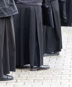 Zrzucił sutannę. Mówi, co księża "wolą od seksu i alkoholu"