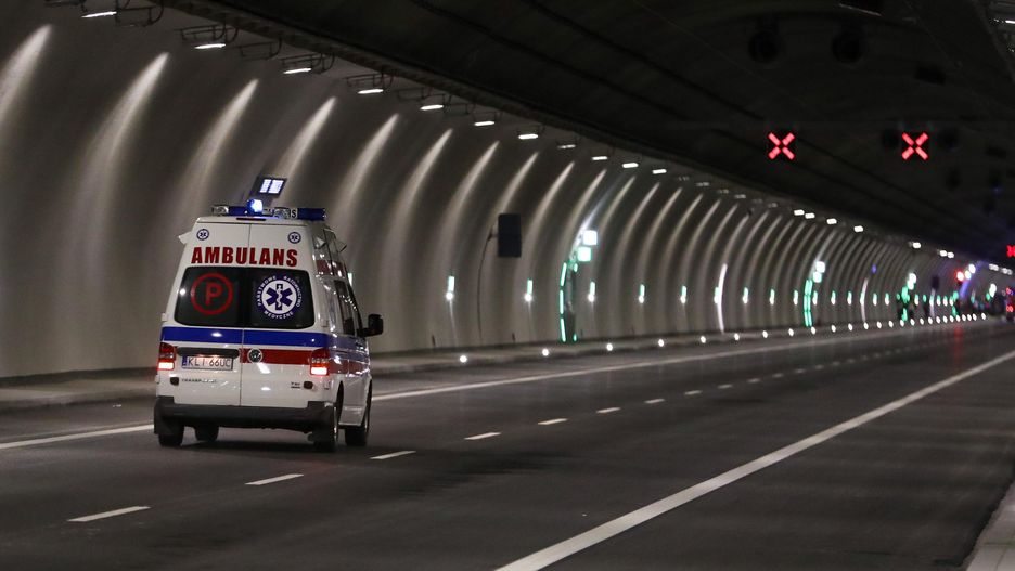 Korki na Zakopiance. Nawigacja radzi omijać nowo otwarty tunel