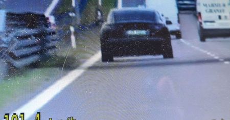 Pędził 191 km/h po S19. 41-latek w tesli wpadł w oko policyjnej kamery i słono za to zapłacił