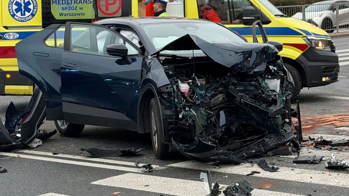 Wypadek pięciu aut na Mokotowie. Kierowca nie miał prawa jazdy.