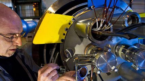 Wielki Zderzacz Hadronów ruszy z połową mocy 1