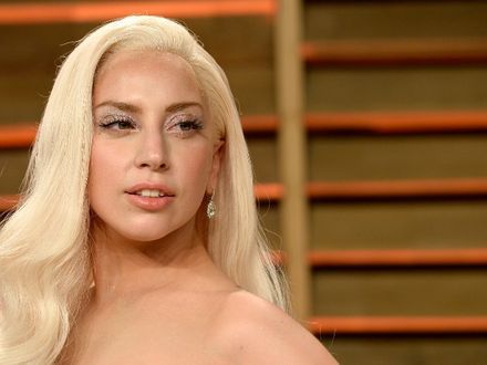 Lady GaGa potulna przy chłopaku