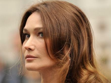 Carla Bruni pozwała "Galę" za publikację jej zdjęć w ciąży