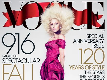 Vogue: 120 lat największego magazynu o modzie