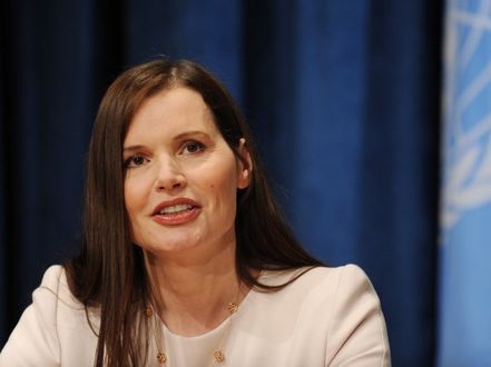 Geena Davis z chirurgami