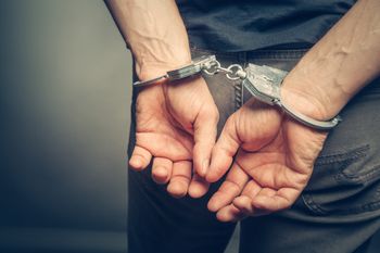 Okradł między innymi przychodnię i kawiarnię! Toruńska policja zatrzymała złodzieja