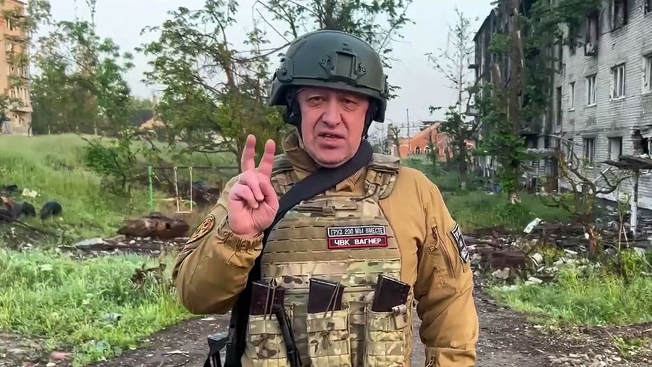 Grupa Wagnera wycofuje si? z BachmutuThis video grab taken from a handout footage posted on May 25, 2023 on the Telegram account of the press service of Concord -- a company linked to the chief of Russian mercenary group Wagner, Yevgeny Prigozhin -- shows Yevgeny Prigozhin speaking in Bakhmut. The head of Russia's Wagner mercenary group chief said on May 25, 2023 his troops had started transferring their positions in the flashpoint eastern Ukraine town of Bakhmut to the Russian military. (Photo by Handout / TELEGRAM/ @concordgroup_official / AFP) / RESTRICTED TO EDITORIAL USE - MANDATORY CREDIT "AFP PHOTO /  Telegram channel of Concord group" - NO MARKETING - NO ADVERTISING CAMPAIGNS - DISTRIBUTED AS A SERVICE TO CLIENTSHANDOUT