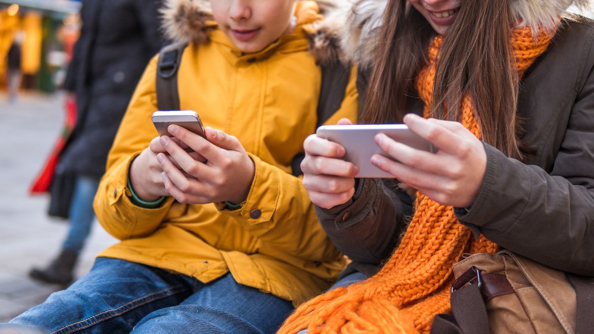 MEN rozważa wprowadzenie zakazu używania telefonów w szkołach