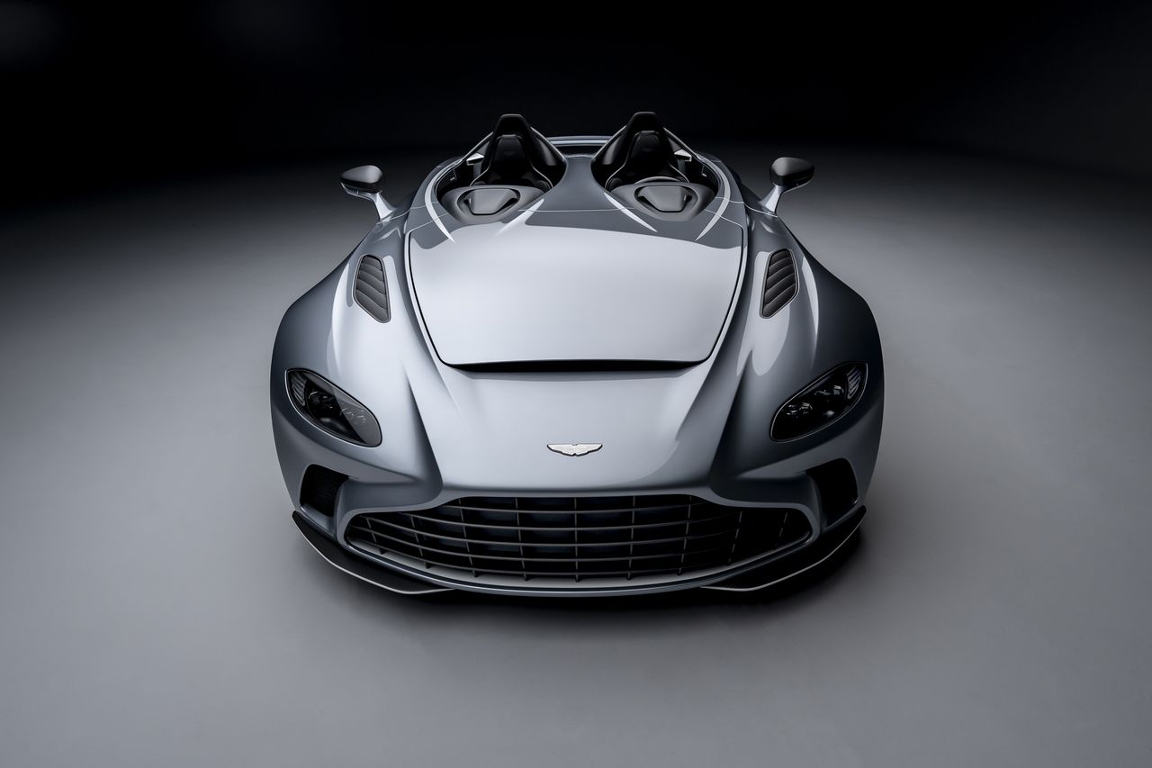 Aston Martin V12 Speedster to prawdziwe dzieło sztuki na kołach