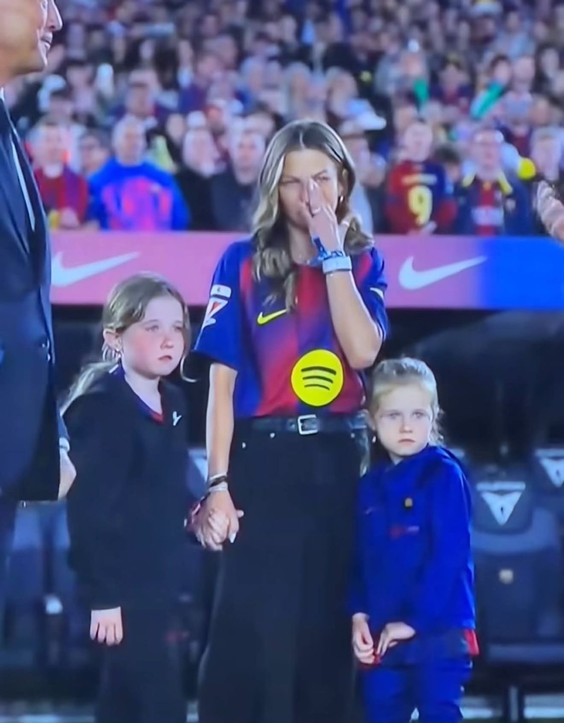 Rodzinne chwile podczas pożegnania Lewandowskiego na Camp Nou