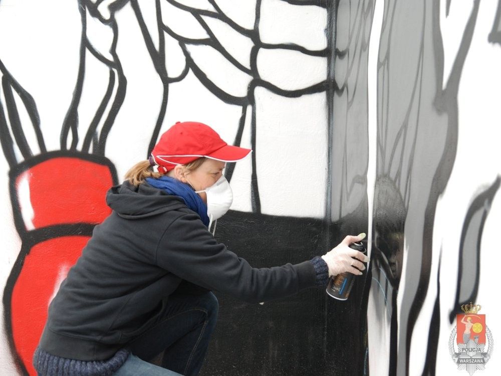 Znani sportowcy i studenci stworzyli mural dla dzieci z Policyjnej Izby Dziecka