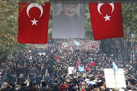 Demonstracja w obronie laickiego charakteru Turcji