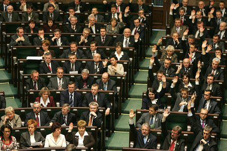 Sejm uchwalił prezydencką nowelizację lustracji