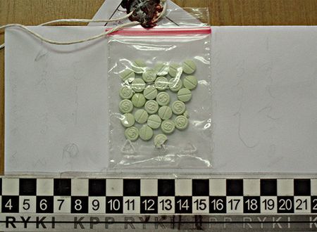 Uczeń tłumaczył, że znalazł amfetaminę na ulicy