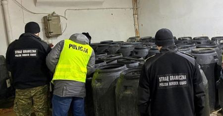 Zlikwidowano bimbrownię na Podlasiu. Przejęto tysiące litrów zacieru