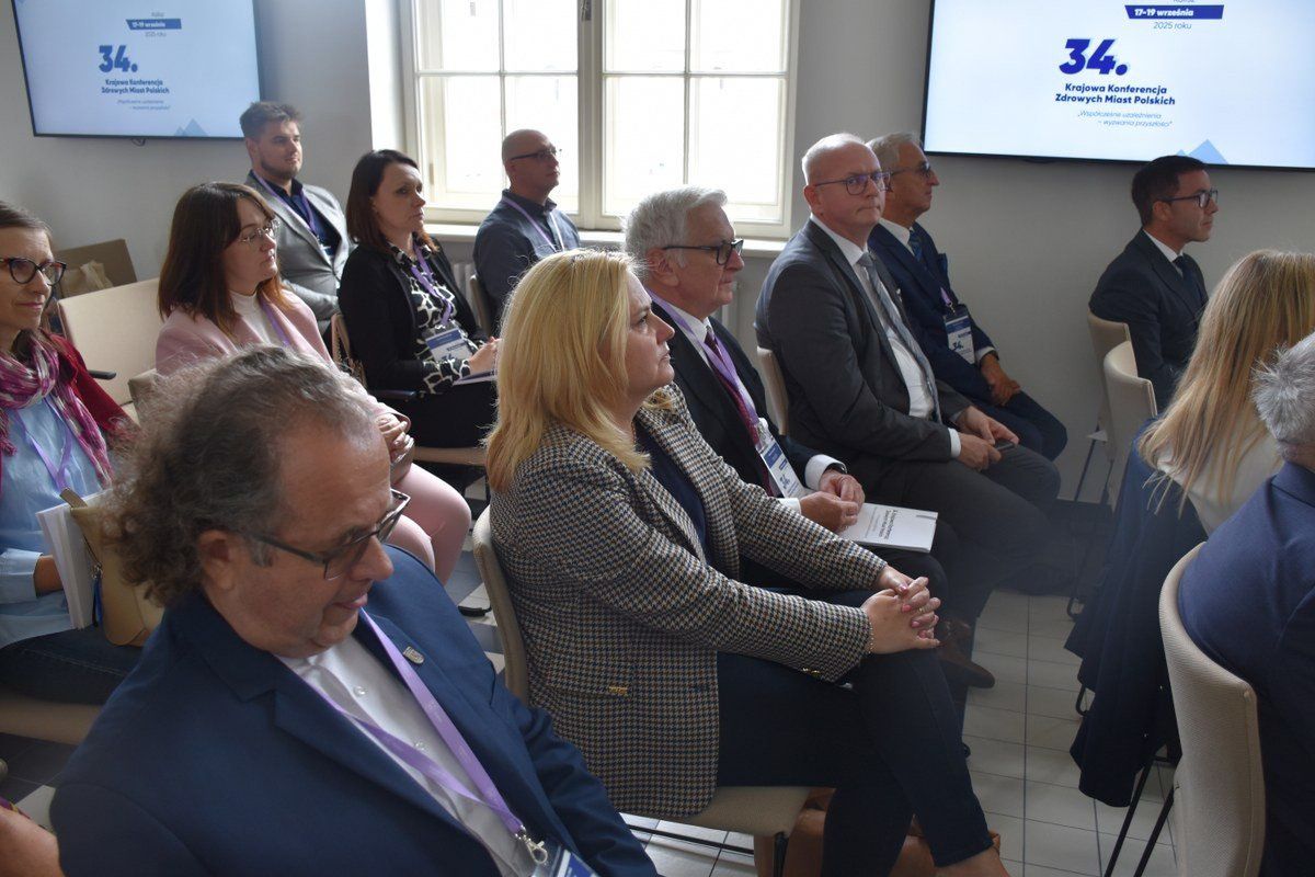 Konferencja Zdrowych Miast Polskich na Uniwersytecie Kaliskim. To spotkania przedstawicieli miast z całej Polski z ekspertami w dziedzinie zdrowi