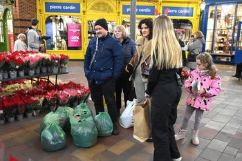 Sosnowiec: Miasto znów pomaga - wielkie zainteresowanie akcją "Gwiazda Betlejemska za Ubranie"